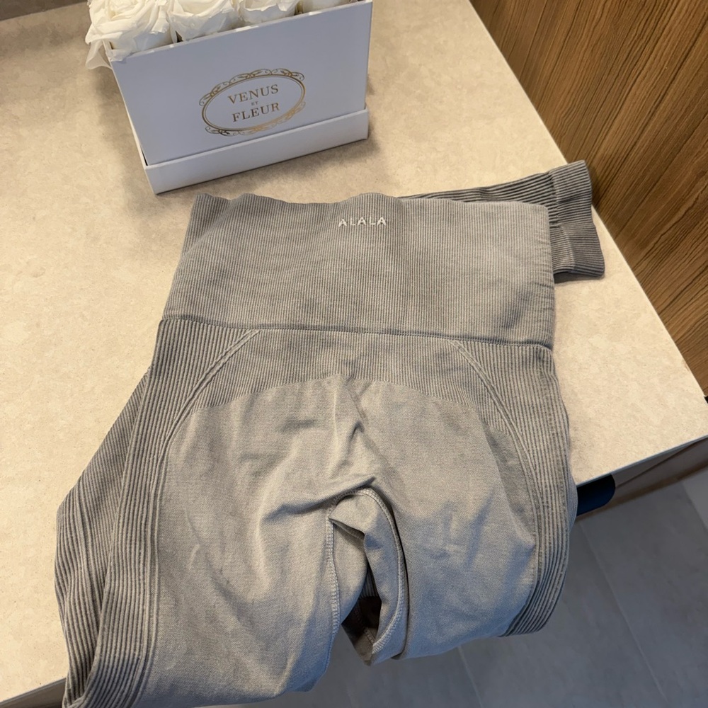 ALALA Barre Seamless Legging in Grey